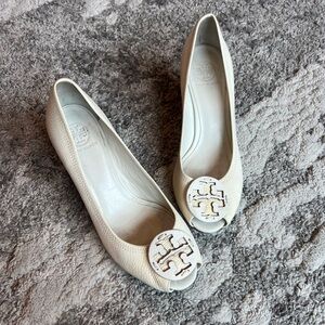 Tory Burch off white leather wedges